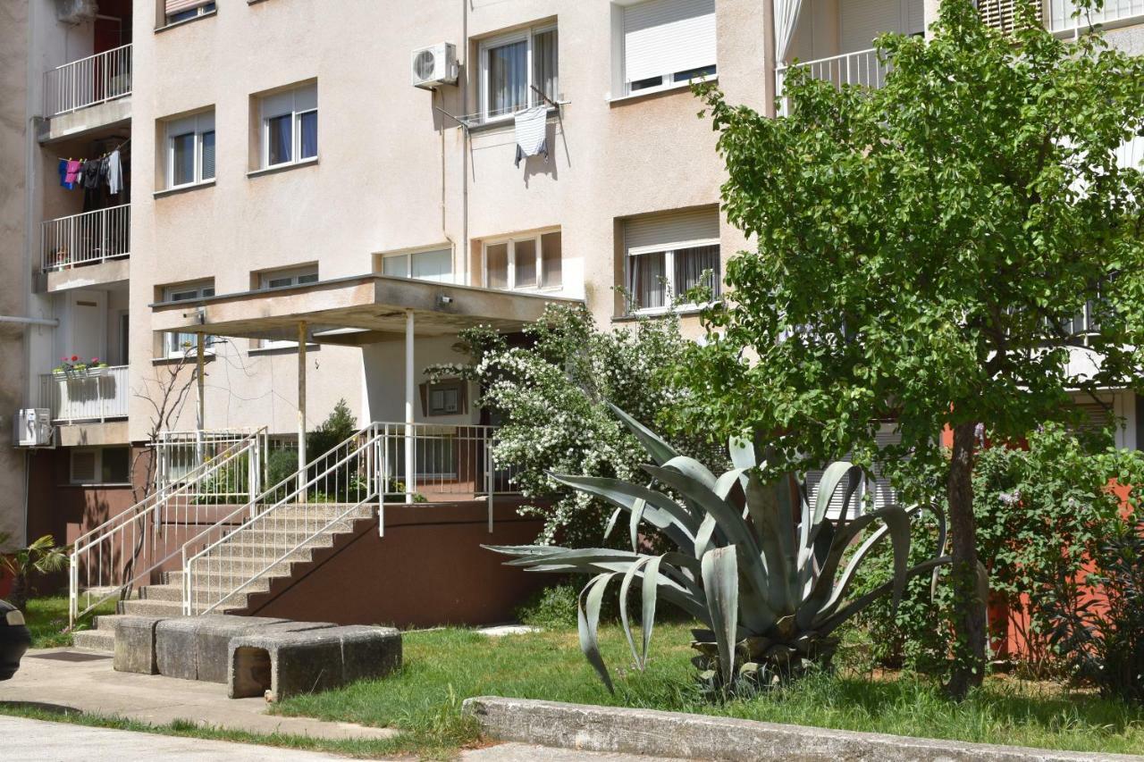Valkane Apartment Pula Extérieur photo